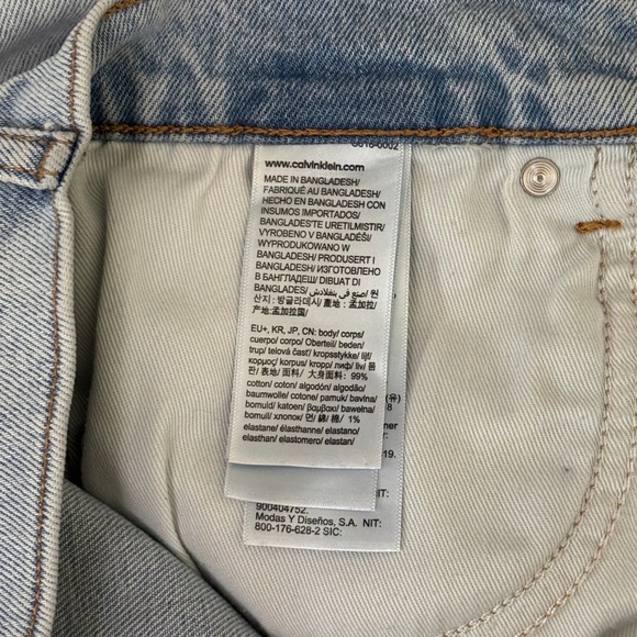 Calvin Klein Signature 90s Straight Denim Jean size 28 Y2K Vtg Mom Jeans - Picture 6 of 6